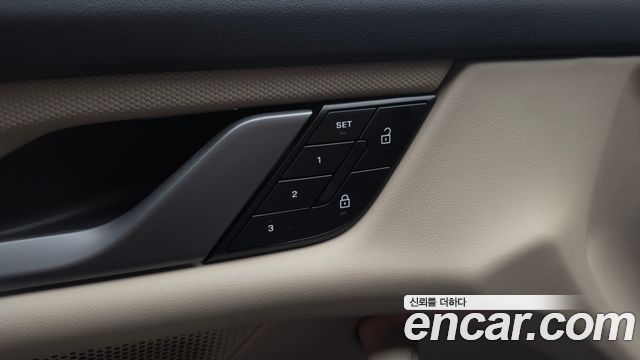 Porsche Taycan 2025 — photo 14