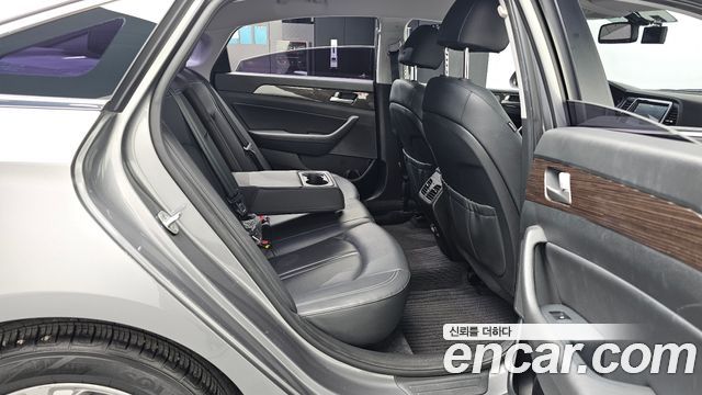 Hyundai Sonata 2018 — photo 11