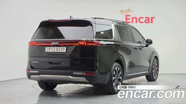 Kia Canival 2023 — photo 2