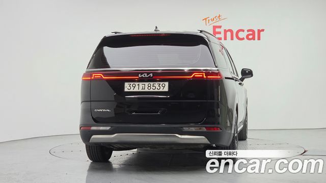 Kia Canival 2023 — photo 4