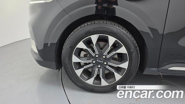 Kia Canival 2023 — photo 5