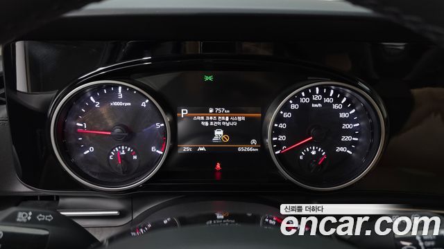 Kia Canival 2023 — photo 8