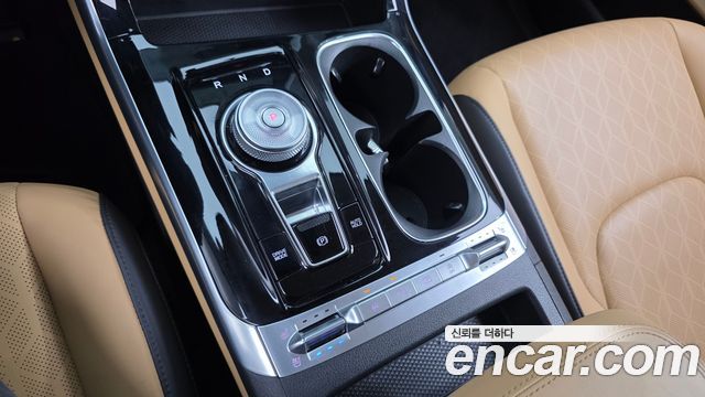 Kia Canival 2023 — photo 9