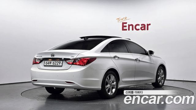 Hyundai Sonata 2010 — photo 2