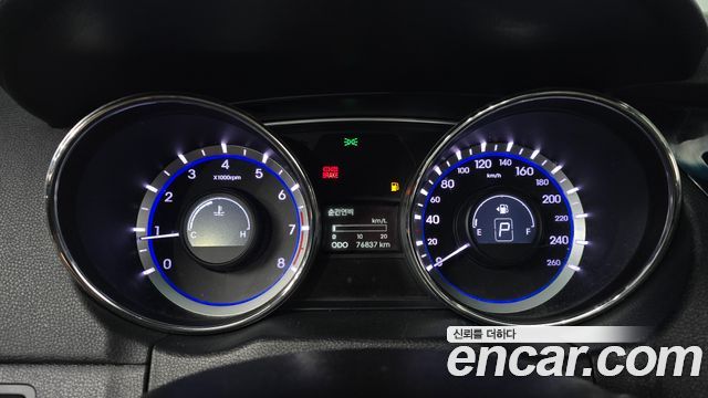 Hyundai Sonata 2010 — photo 11