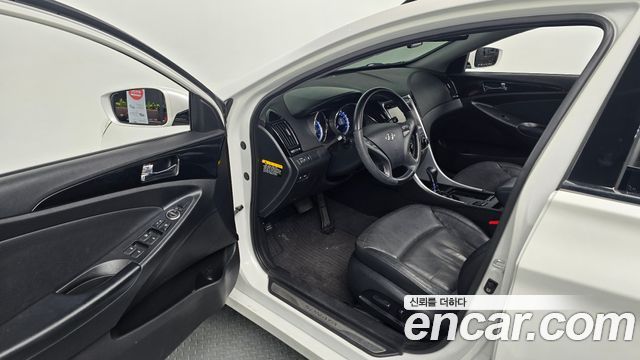 Hyundai Sonata 2010 — photo 13