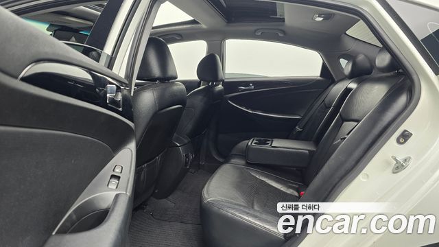 Hyundai Sonata 2010 — photo 17
