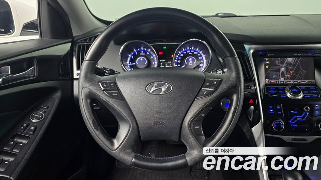 Hyundai Sonata 2010 — photo 18