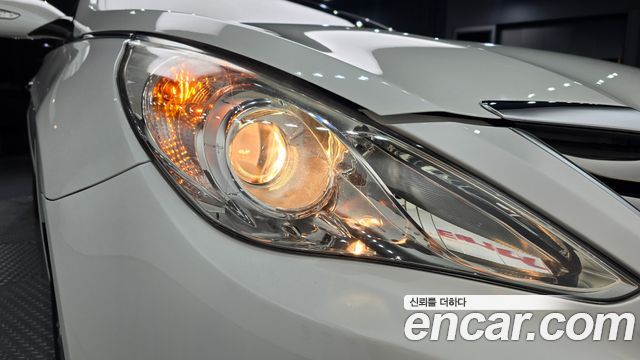 Hyundai Sonata 2010 — photo 8