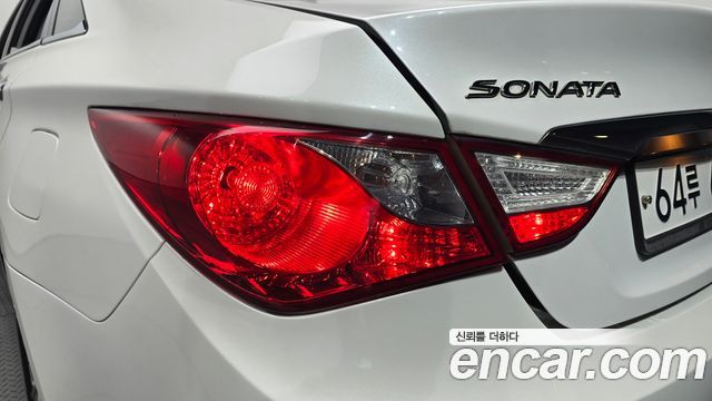 Hyundai Sonata 2010 — photo 9