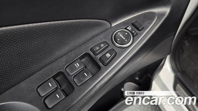 Hyundai Sonata 2010 — photo 22