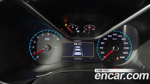 Chevrolet Korea Colorado 2022 — photo 11