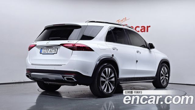 Mercedes-Benz GLE-Class 2025 — photo 2