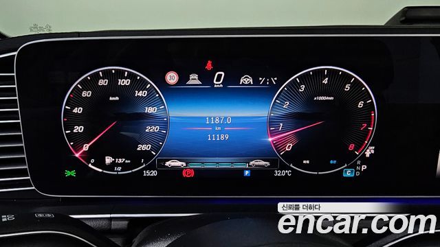 Mercedes-Benz GLE-Class 2025 — photo 11