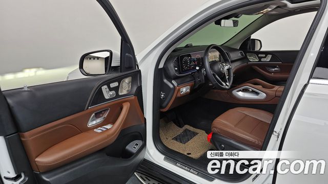 Mercedes-Benz GLE-Class 2025 — photo 13