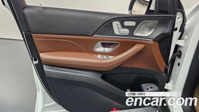 Mercedes-Benz GLE-Class 2025 — photo 14