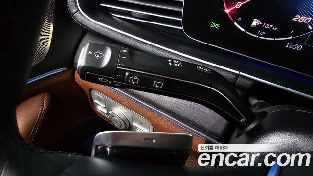 Mercedes-Benz GLE-Class 2025 — photo 28