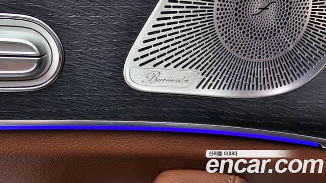 Mercedes-Benz GLE-Class 2025 — photo 30