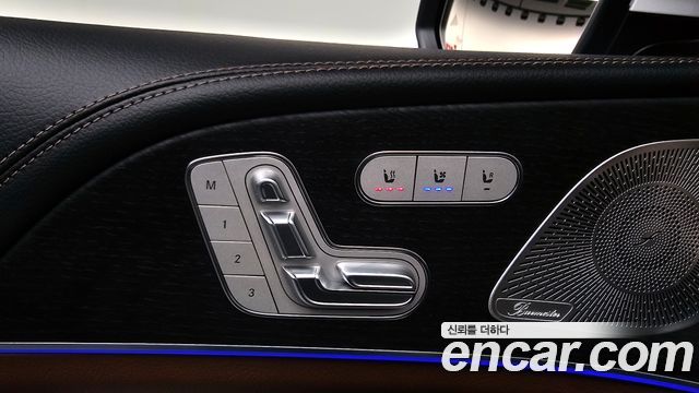 Mercedes-Benz GLE-Class 2025 — photo 31