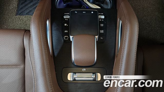 Mercedes-Benz GLE-Class 2025 — photo 37