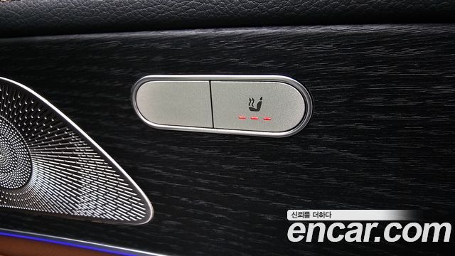 Mercedes-Benz GLE-Class 2025 — photo 40