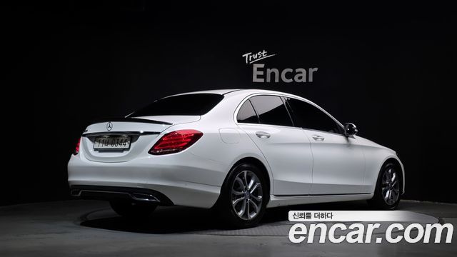 Mercedes-Benz C-Class 2017 — photo 2