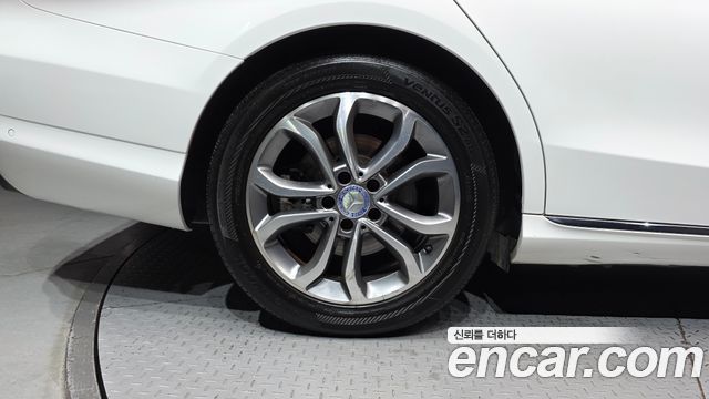 Mercedes-Benz C-Class 2017 — photo 5