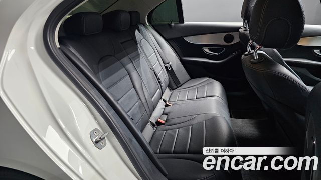 Mercedes-Benz C-Class 2017 — photo 11