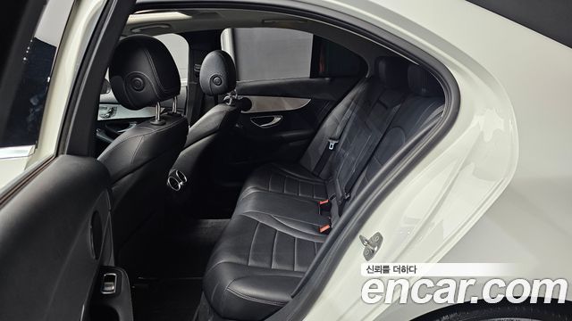 Mercedes-Benz C-Class 2017 — photo 12
