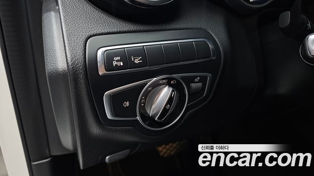 Mercedes-Benz C-Class 2017 — photo 18