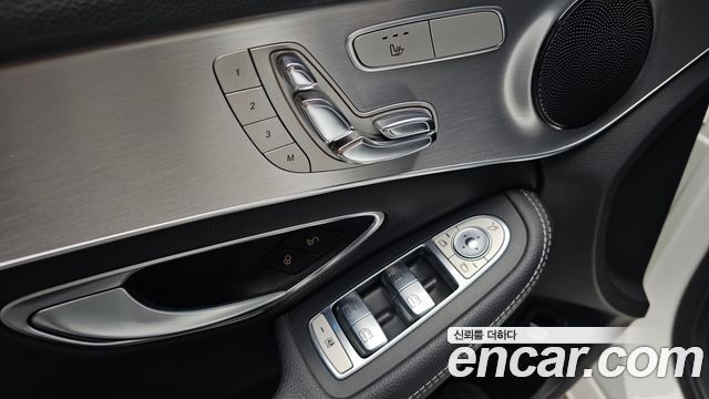 Mercedes-Benz C-Class 2017 — photo 19