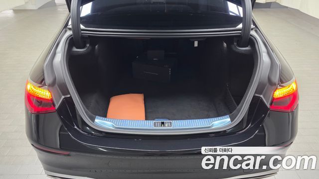 Mercedes-Benz S-Class 2021 — photo 24