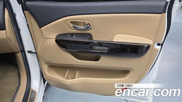 Kia Canival 2019 — photo 15