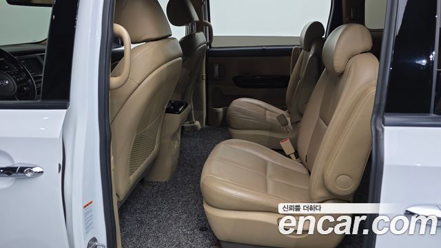 Kia Canival 2019 — photo 16
