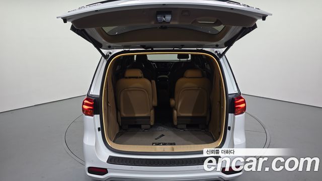 Kia Canival 2019 — photo 30