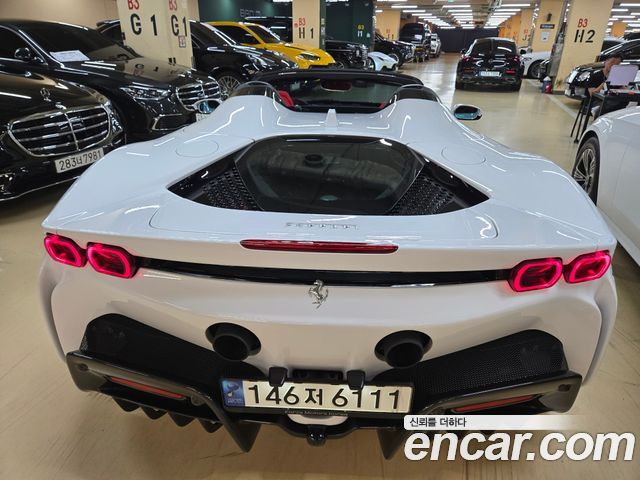 Ferrari SF90 2023 — photo 9