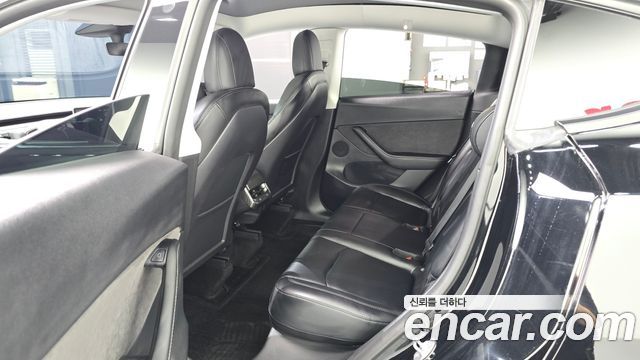 Tesla Model Y 2022 — photo 17