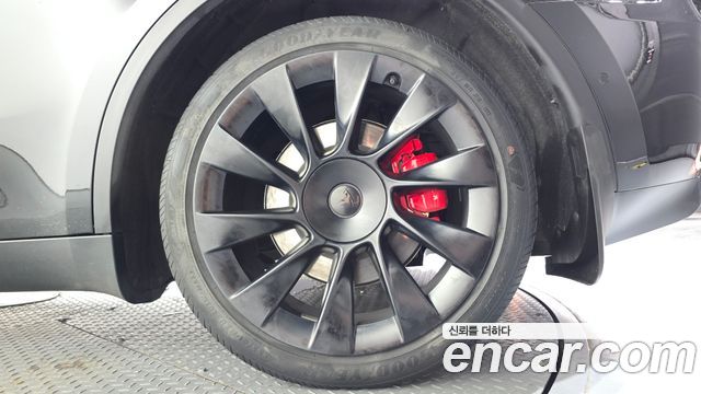 Tesla Model Y 2022 — photo 7