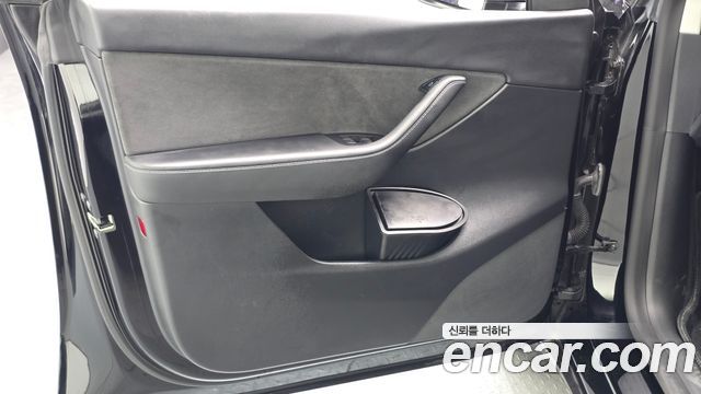 Tesla Model Y 2022 — photo 14