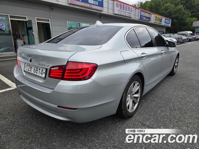 BMW 5-Series 2011 — photo 2