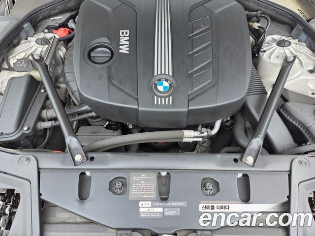 BMW 5-Series 2011 — photo 6