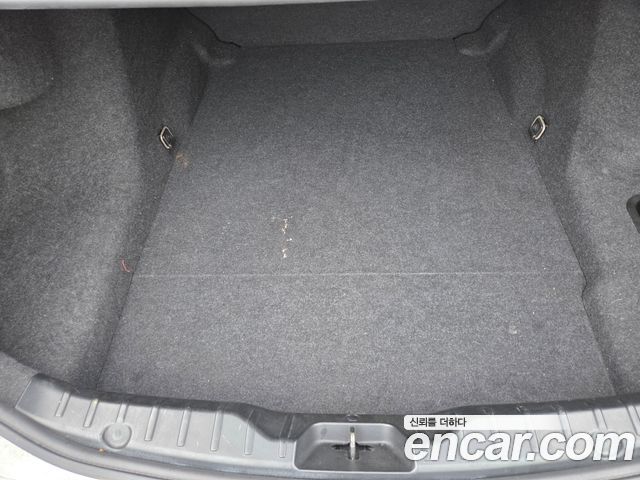 BMW 5-Series 2011 — photo 11