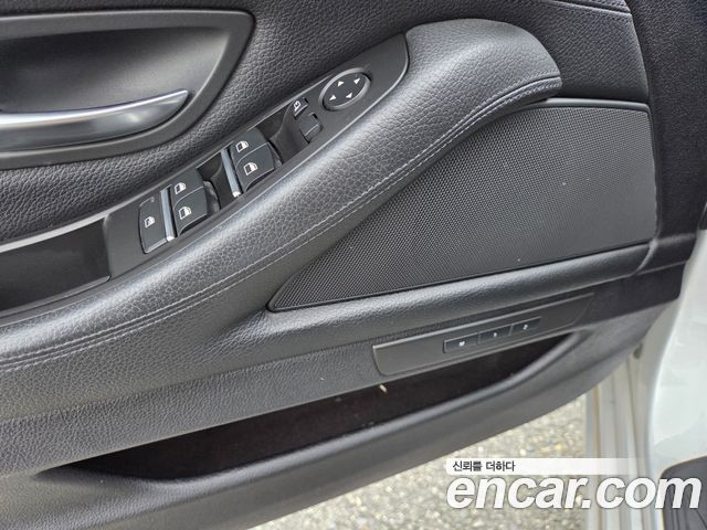 BMW 5-Series 2011 — photo 20