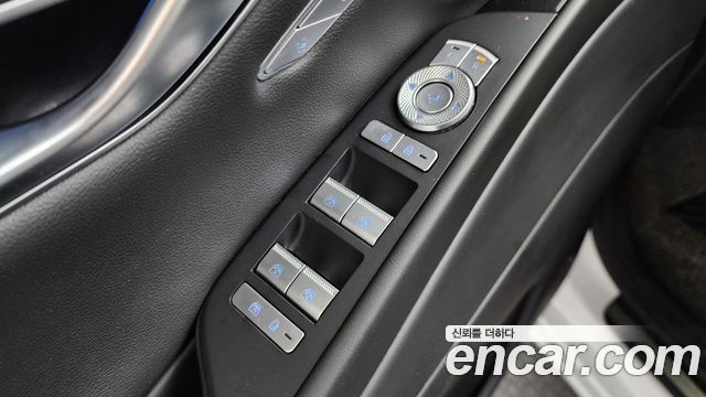 Genesis G80 2021 — photo 28