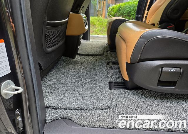 Kia Canival 2021 — photo 17