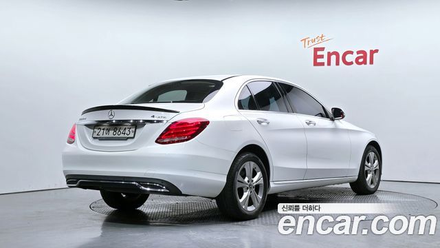 Mercedes-Benz C-Class 2018 — photo 2