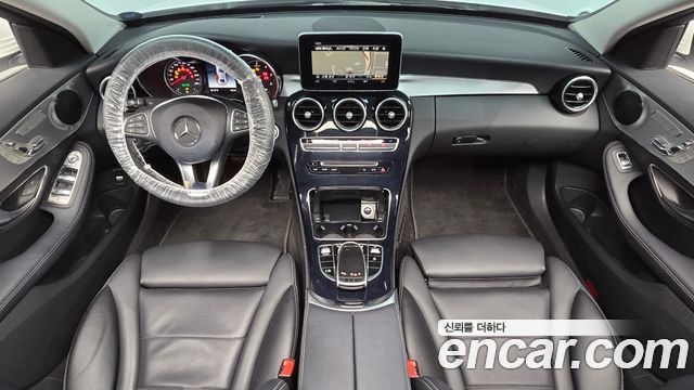 Mercedes-Benz C-Class 2018 — photo 10