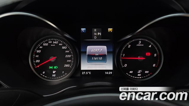 Mercedes-Benz C-Class 2018 — photo 11