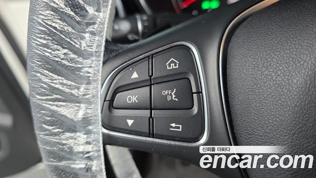 Mercedes-Benz C-Class 2018 — photo 23