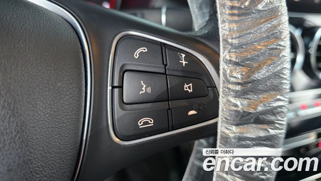 Mercedes-Benz C-Class 2018 — photo 24